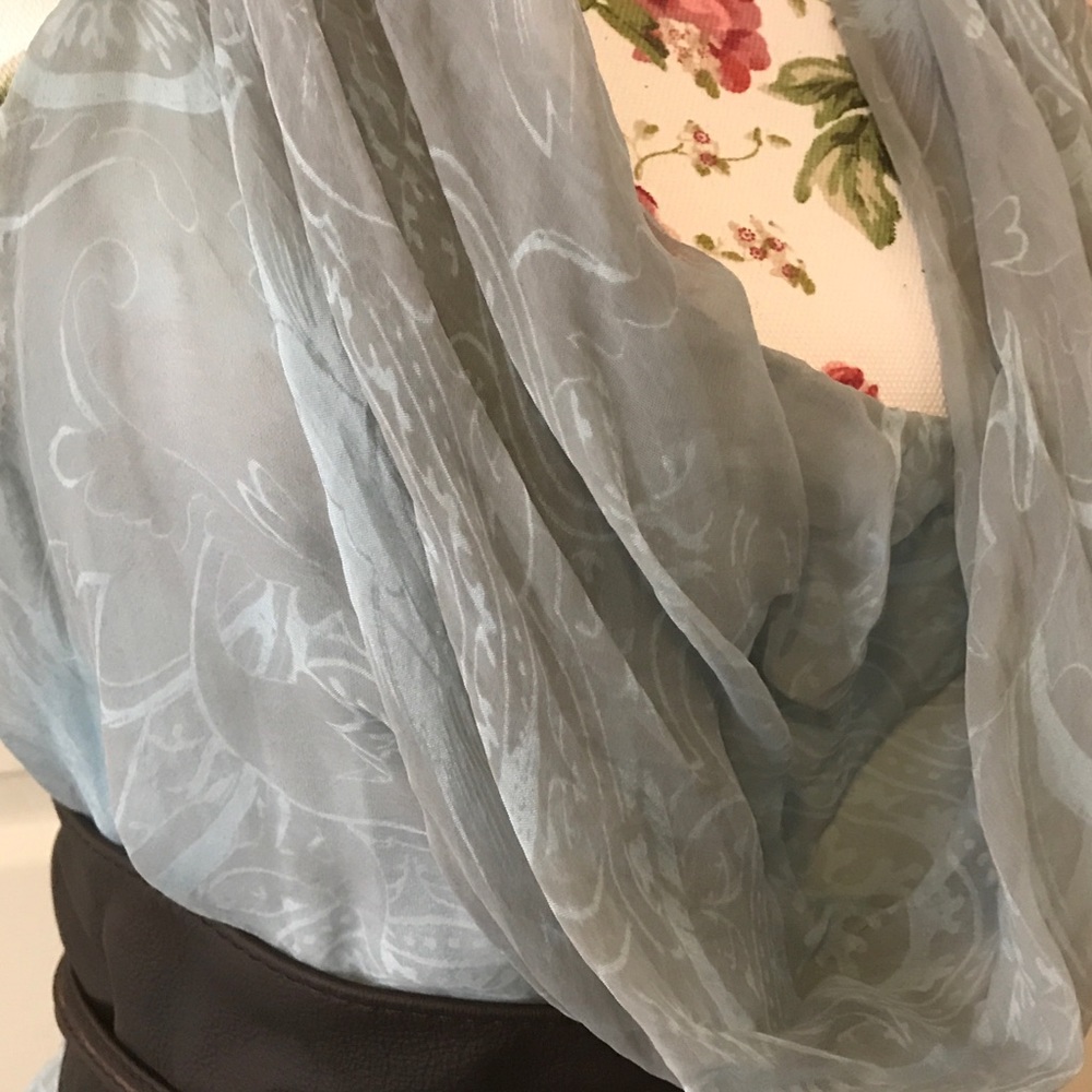 Dress - Picture 3 of 4